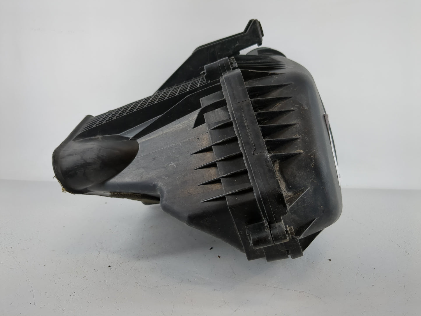 2011-2019 Chrysler 300 Air Cleaner Intake-duct Hose Tube - Oemusedautoparts1.com