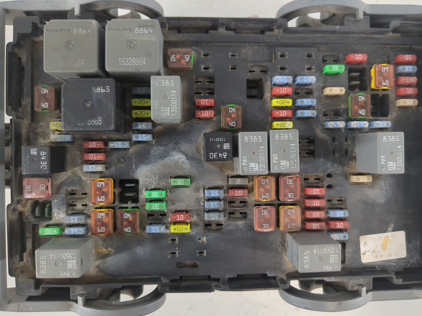 2010-2013 Chevrolet Silverado 1500 Fusebox Fuse Box Panel Relay Module Fits Fits 2010 2011 2012 2013 OEM Used Auto Parts