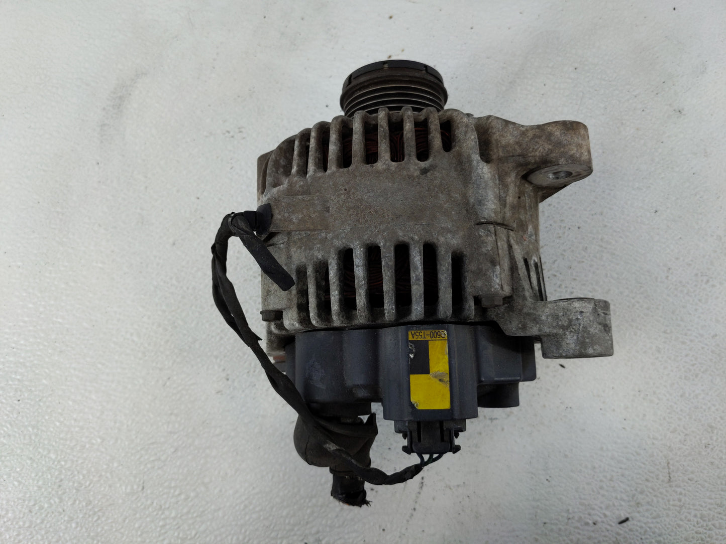 2011-2013 Kia Sorento Alternator Replacement Generator Charging Assembly Engine OEM P/N:37300-2G500 Fits Fits 2010 2011 2012 2013 OEM Used Auto Parts