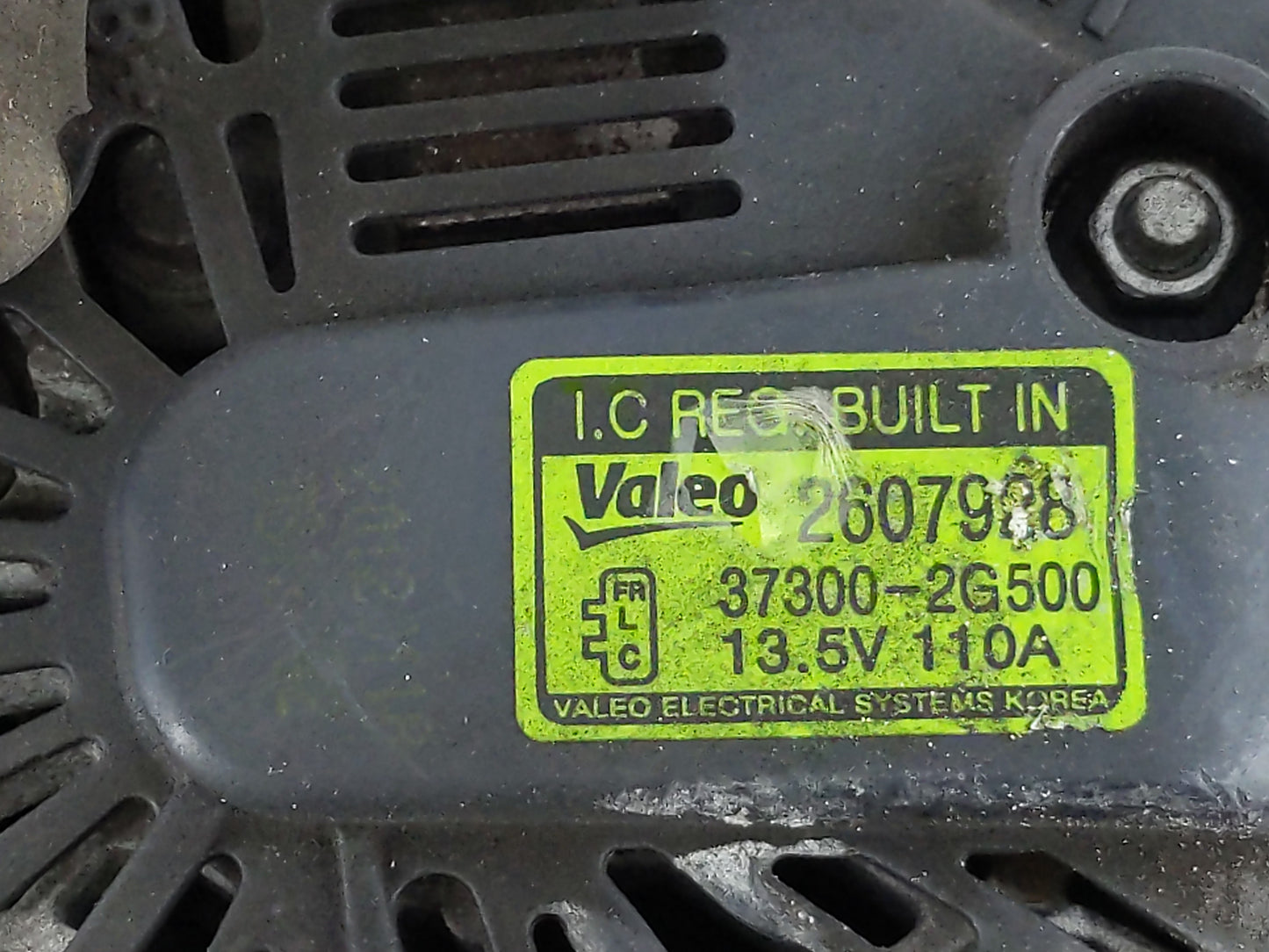 2011-2013 Kia Sorento Alternator Replacement Generator Charging Assembly Engine OEM P/N:37300-2G500 Fits Fits 2010 2011 2012 2013 OEM Used Auto Parts