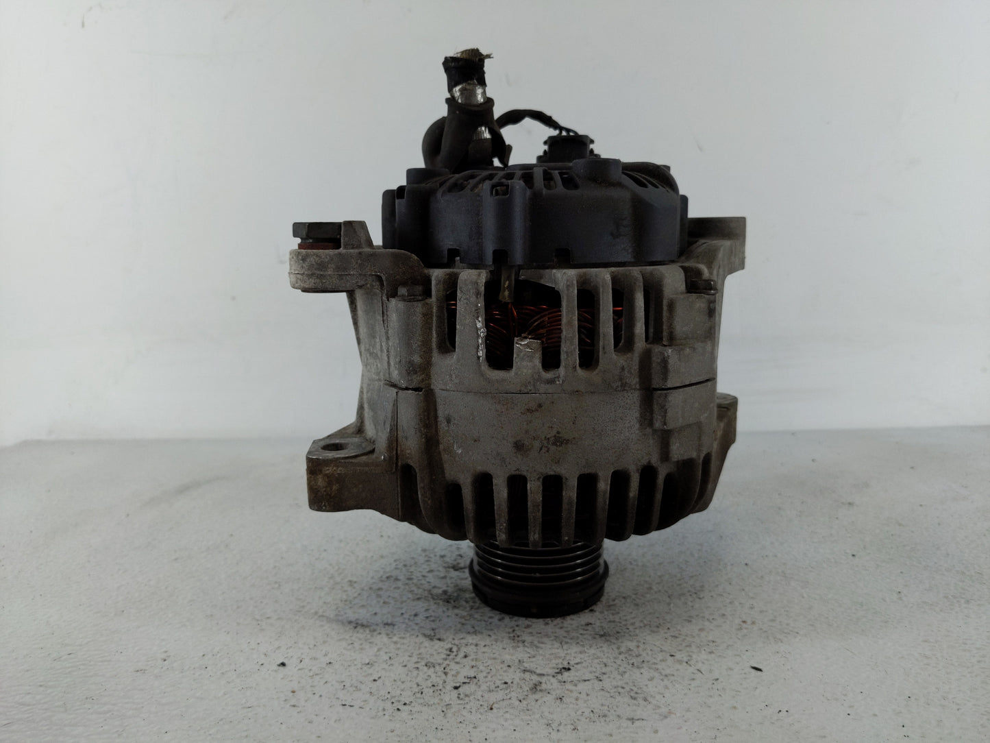 2011-2013 Kia Sorento Alternator Replacement Generator Charging Assembly Engine OEM P/N:37300-2G500 Fits Fits 2010 2011 2012 2013 OEM Used Auto Parts