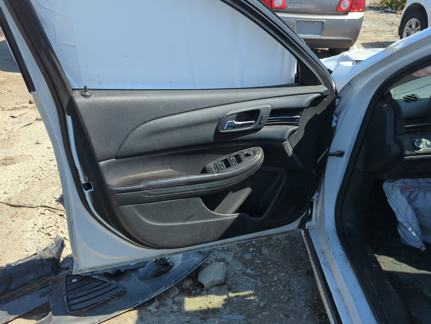 2015 Chevrolet Malibu Front Left Driver Interior Door Panel Trim - Oemusedautoparts1.com