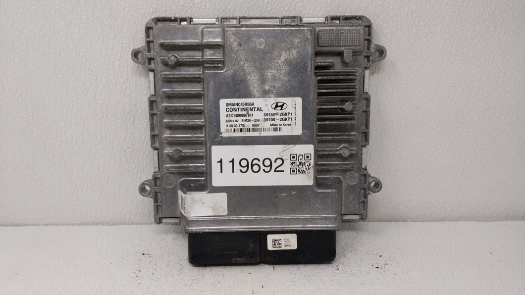 2018 Hyundai Santa Fe PCM Engine Control Computer ECU ECM PCU OEM P/N:39130-2GKR0 39100-2GKR0, 39130-2GKP1, 39100-2GKP1 Fits OEM Used Auto Parts