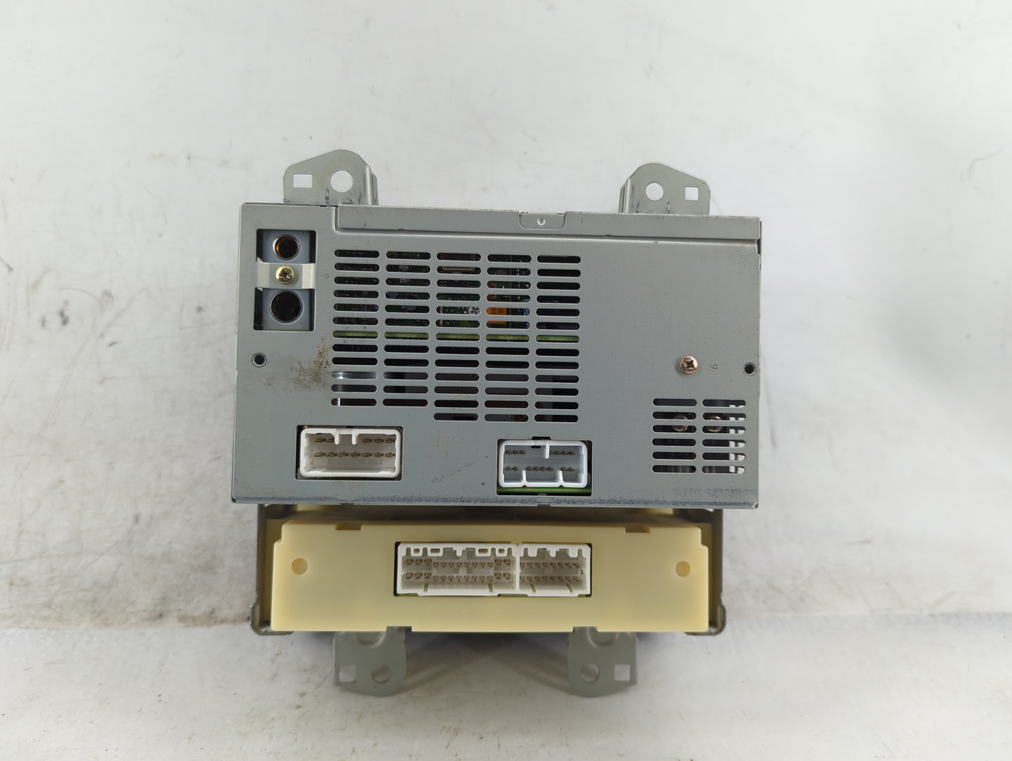 1997-1999 Lexus Es300 Radio AM FM Cd Player Receiver Replacement P/N:86212 33090 Fits Fits 1997 1998 1999 OEM Used Auto Part
