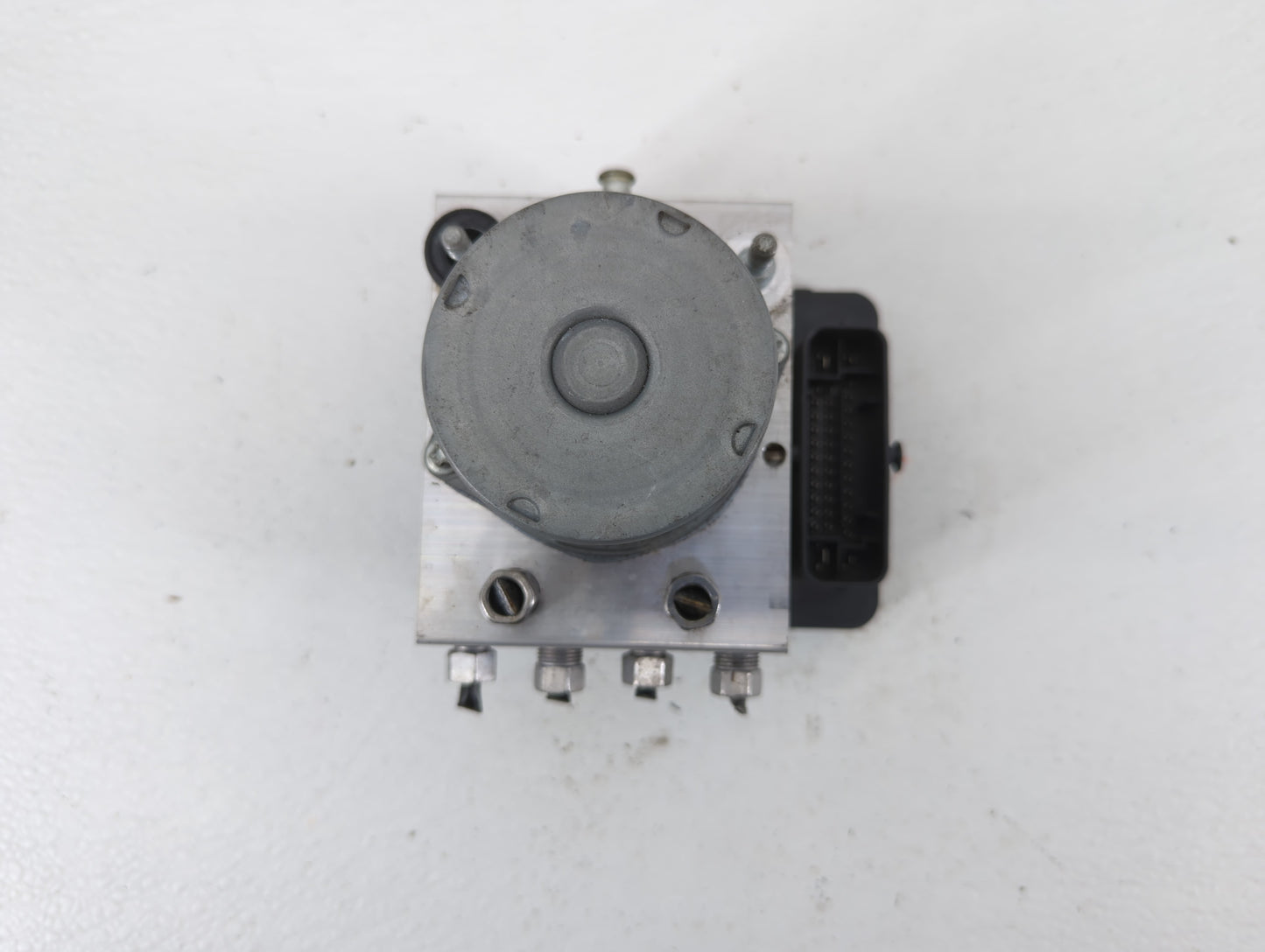 2016 Chrysler 200 ABS Pump Control Module Replacement P/N:P68293539AB Fits OEM Used Auto Parts - Oemusedautoparts1.com