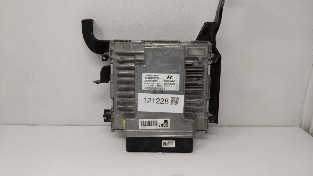 2016 Hyundai Sonata PCM Engine Control Computer ECU ECM PCU OEM P/N:39111-2GGK1 39101-2GGK3, 39111-2GGK3 Fits Fits 2015 2017 OEM Used Auto Parts - Oemusedautoparts1.com