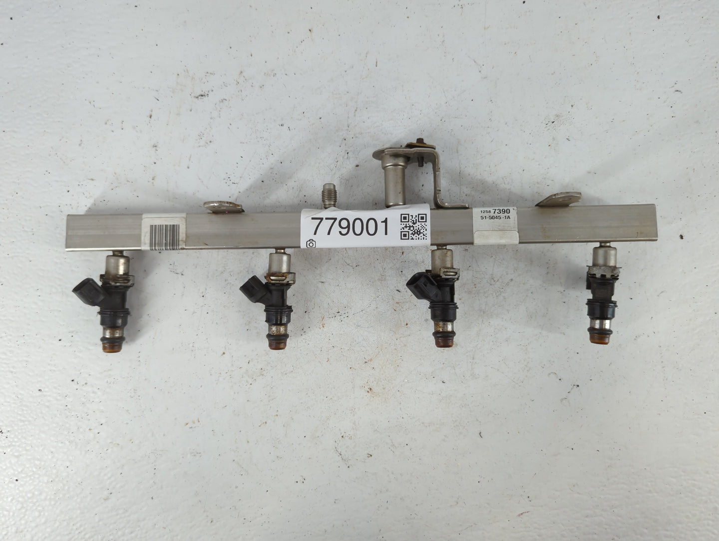 1968 Ford Mustang Fuel Injectors P/N:1258 7390 51-5045-1A Fits OEM Used Auto Parts - Oemusedautoparts1.com