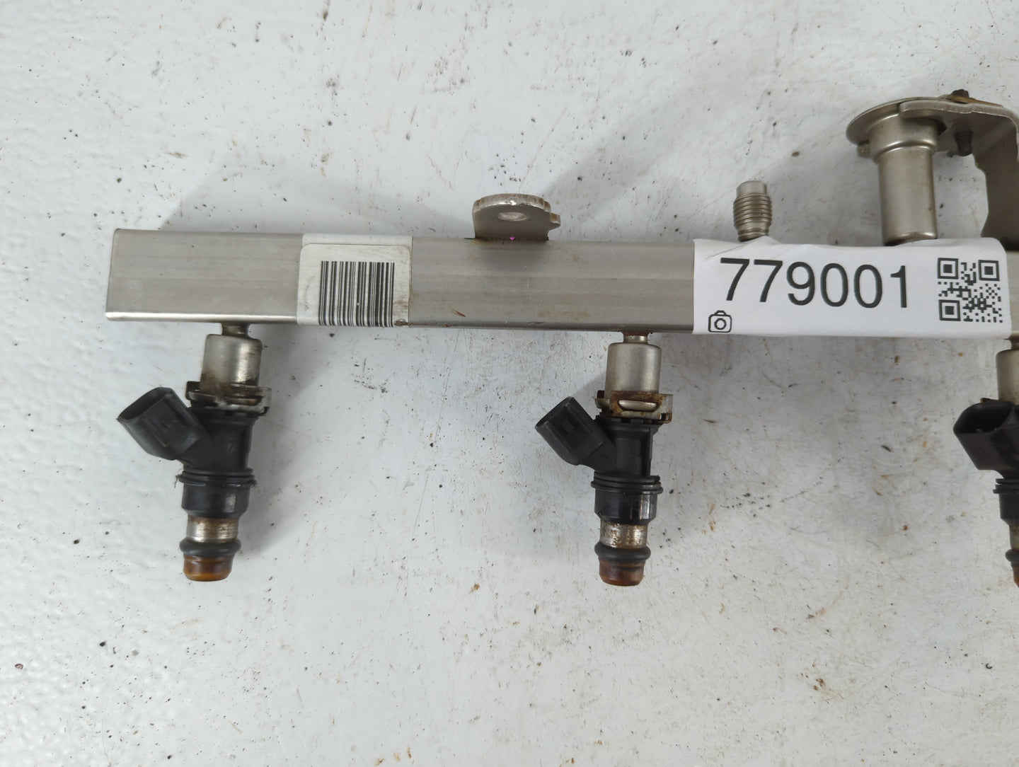 1968 Ford Mustang Fuel Injectors P/N:1258 7390 51-5045-1A Fits OEM Used Auto Parts - Oemusedautoparts1.com