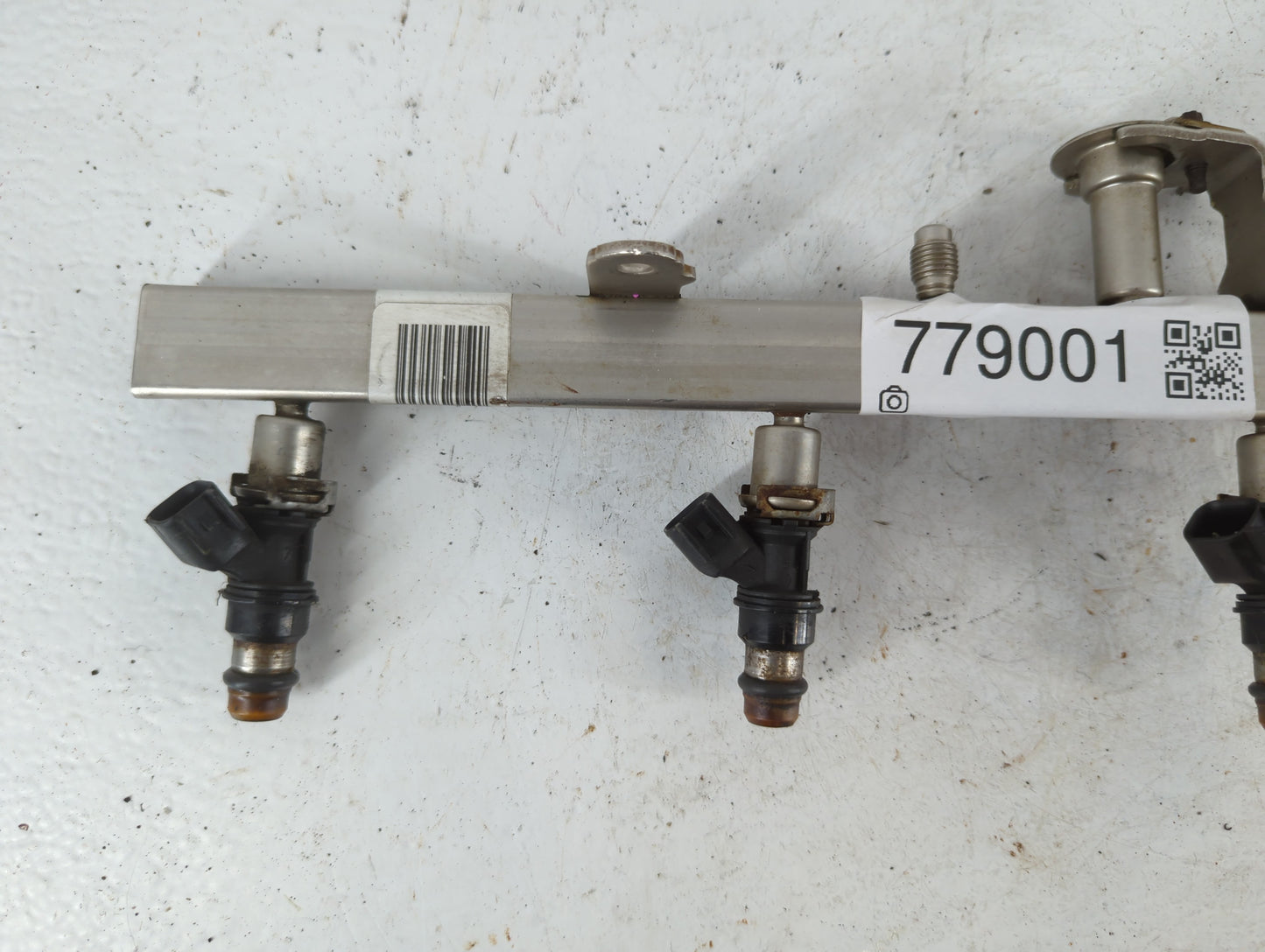 1968 Ford Mustang Fuel Injectors P/N:1258 7390 51-5045-1A Fits OEM Used Auto Parts - Oemusedautoparts1.com