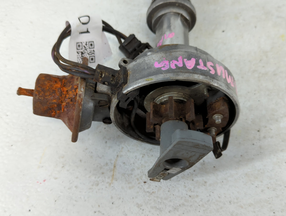 1973 Ford Mustang Engine Ignition Distributor OEM P/N:097F-12131-A Fits OEM Used Auto Parts - Oemusedautoparts1.com
