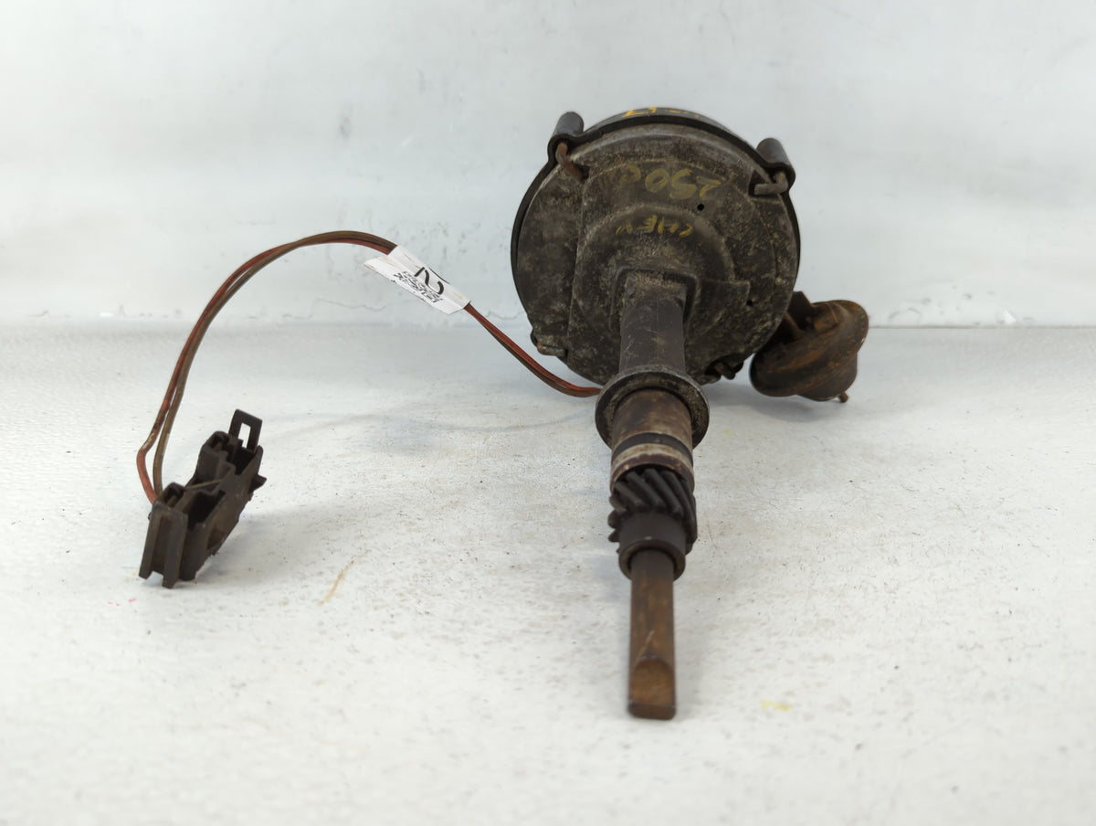1976 Chevrolet C10 Engine Ignition Distributor OEM Fits Fits 2010 OEM Used Auto Parts - Oemusedautoparts1.com