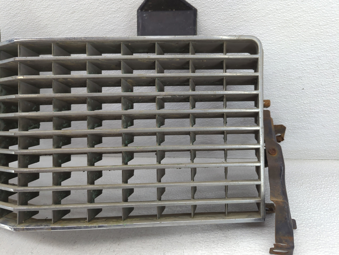 1979 Cadillac Eldorado Front Grille Bumper Not Included - Oemusedautoparts1.com