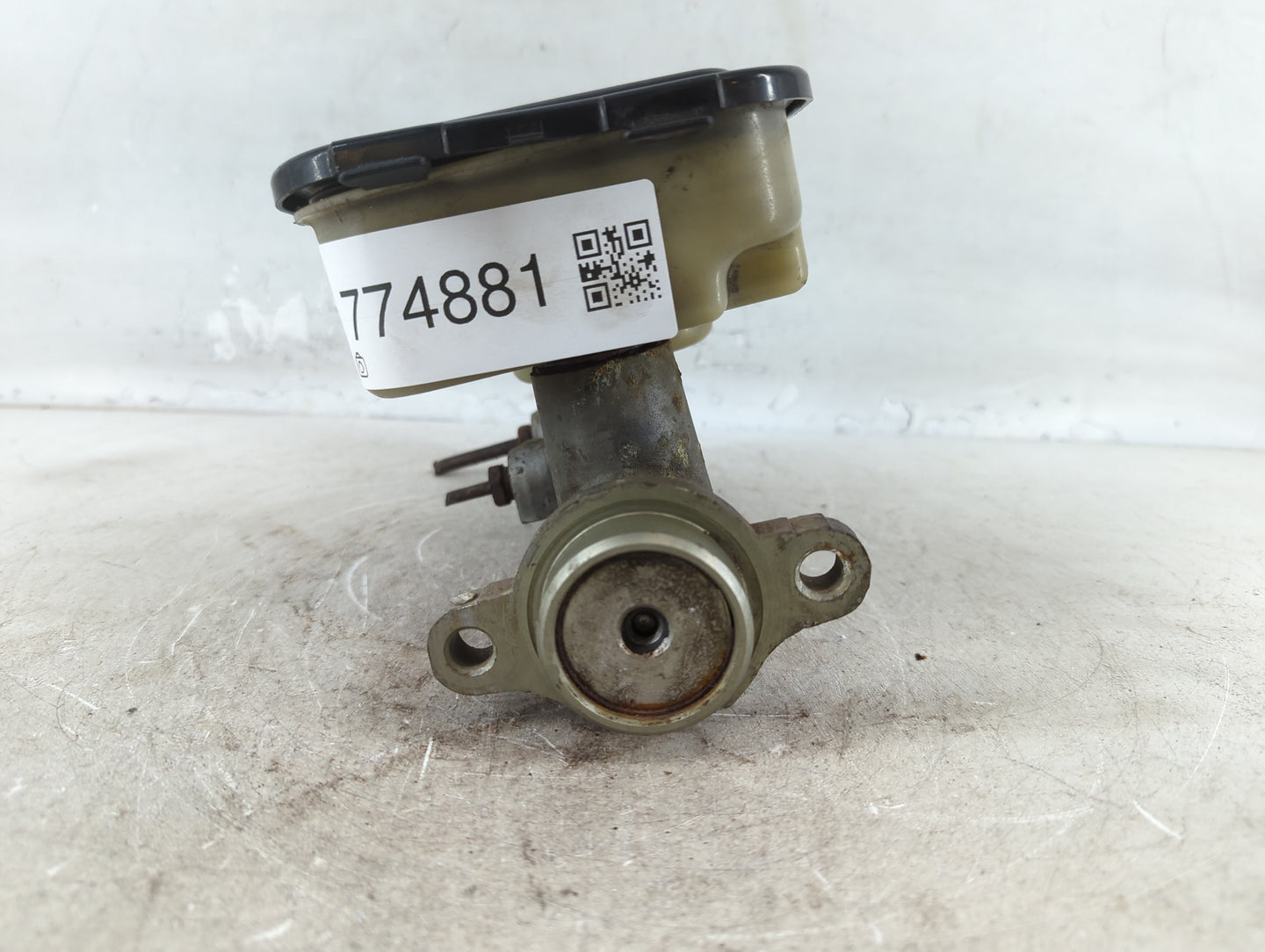 1981 Chevrolet Camaro Brake Master Cylinder 774881 - Oemusedautoparts1.com