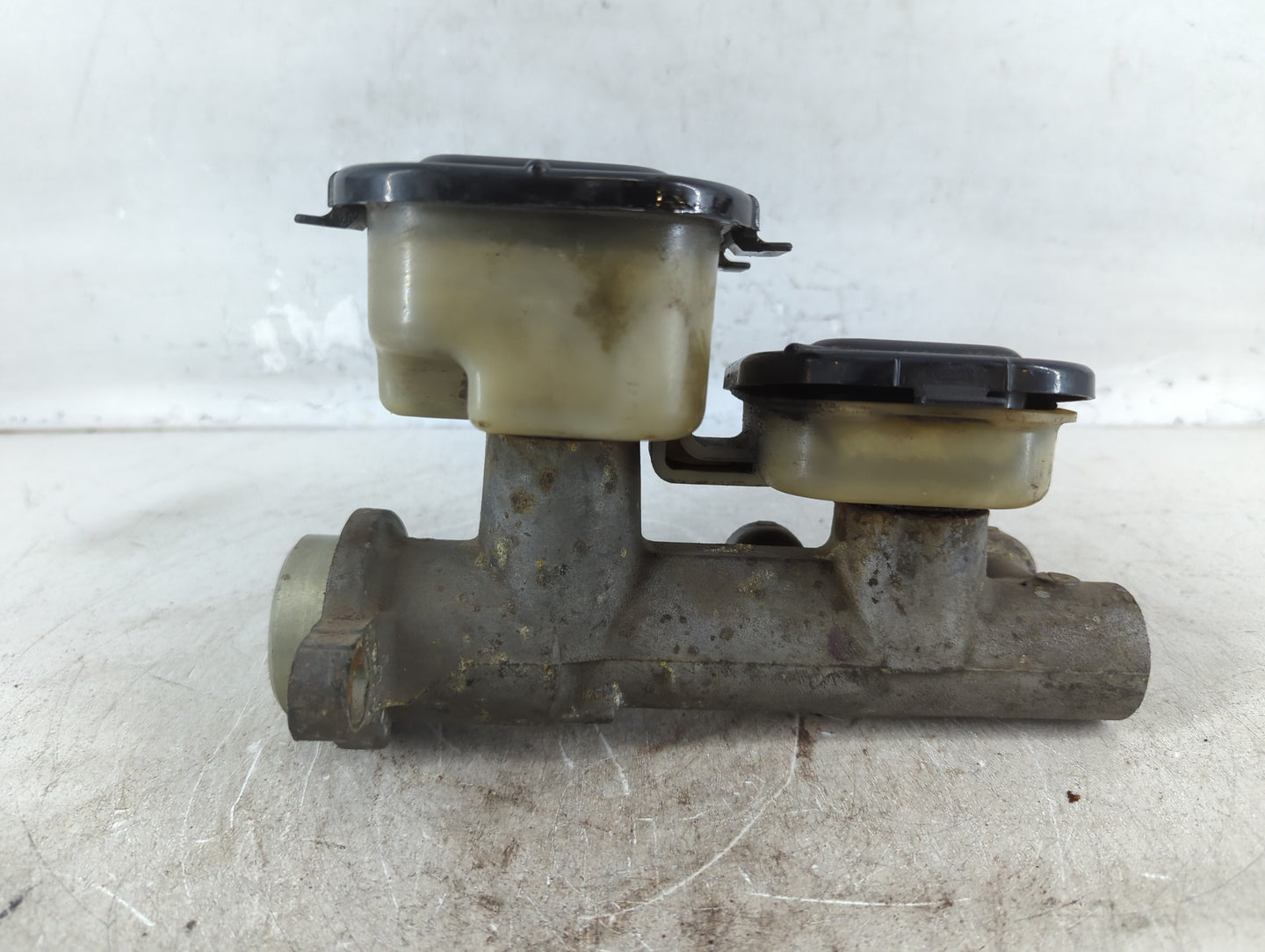 1981 Chevrolet Camaro Brake Master Cylinder 774881 - Oemusedautoparts1.com