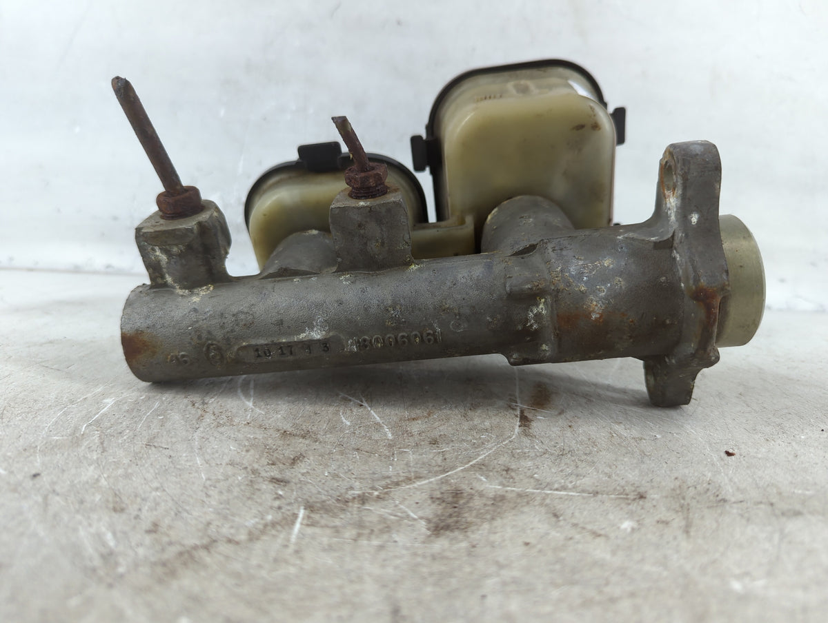 1981 Chevrolet Camaro Brake Master Cylinder 774881 - Oemusedautoparts1.com