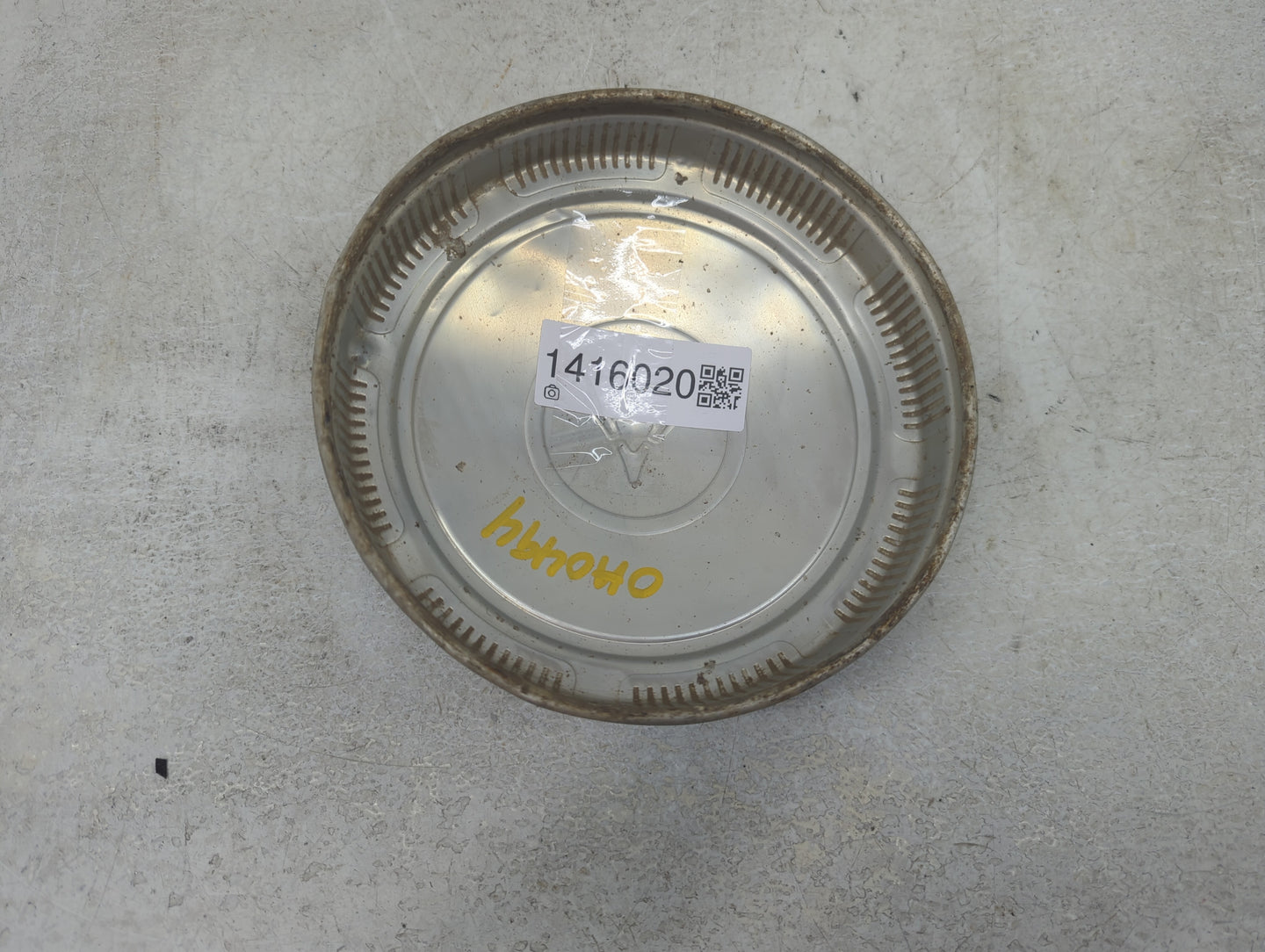 1981 Dodge D100 Center Cap Oem Chrome 1416020 - Oemusedautoparts1.com