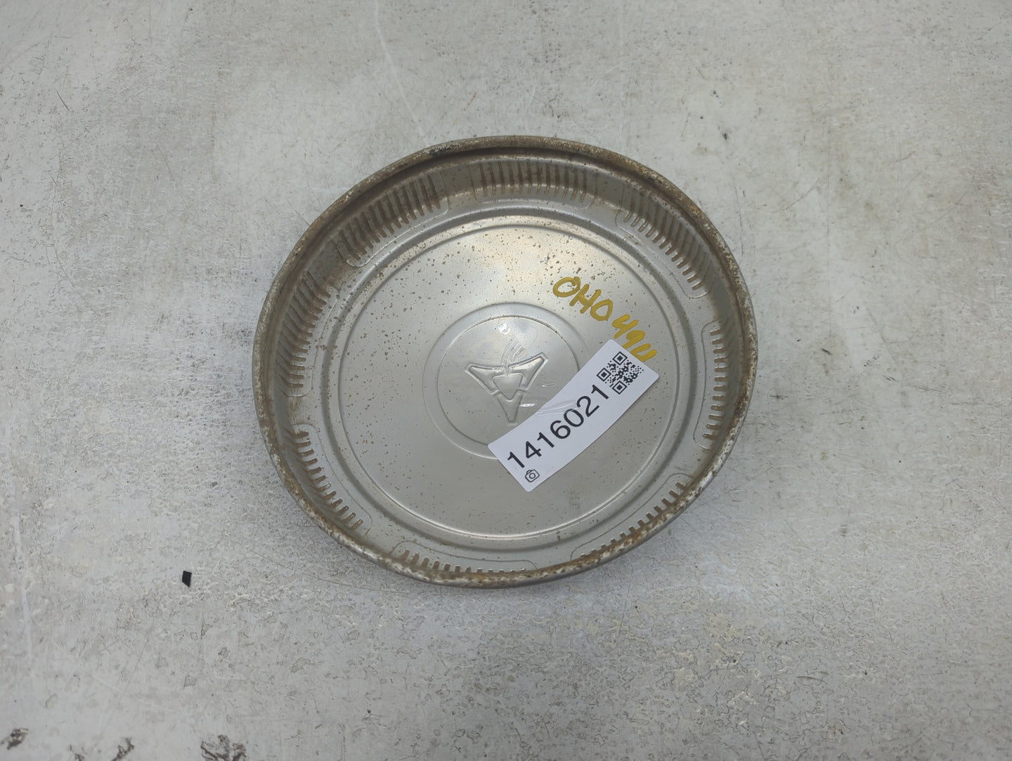 1981 Dodge D100 Center Cap Oem Chrome 1416021 - Oemusedautoparts1.com
