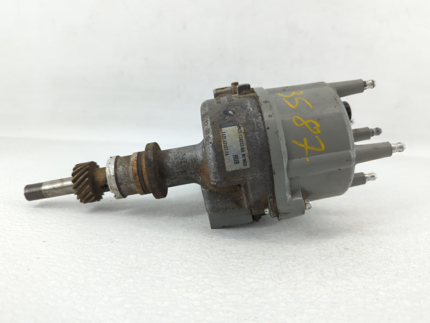 1981 Mercury Cougar Engine Ignition Distributor OEM P/N:E4ZE-12127-FA Fits OEM Used Auto Parts - Oemusedautoparts1.com