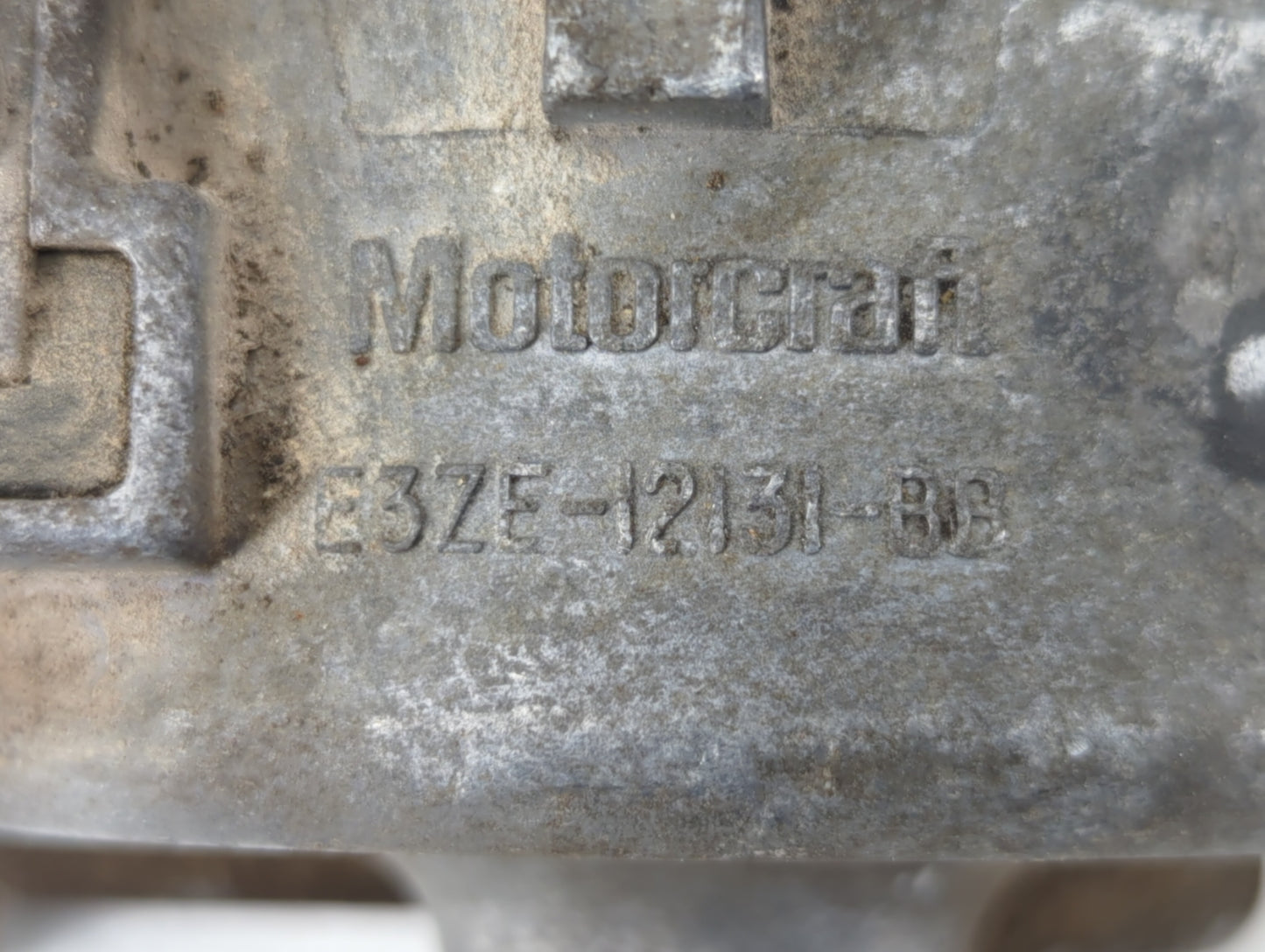 1981 Mercury Cougar Engine Ignition Distributor OEM P/N:E4ZE-12127-FA Fits OEM Used Auto Parts - Oemusedautoparts1.com