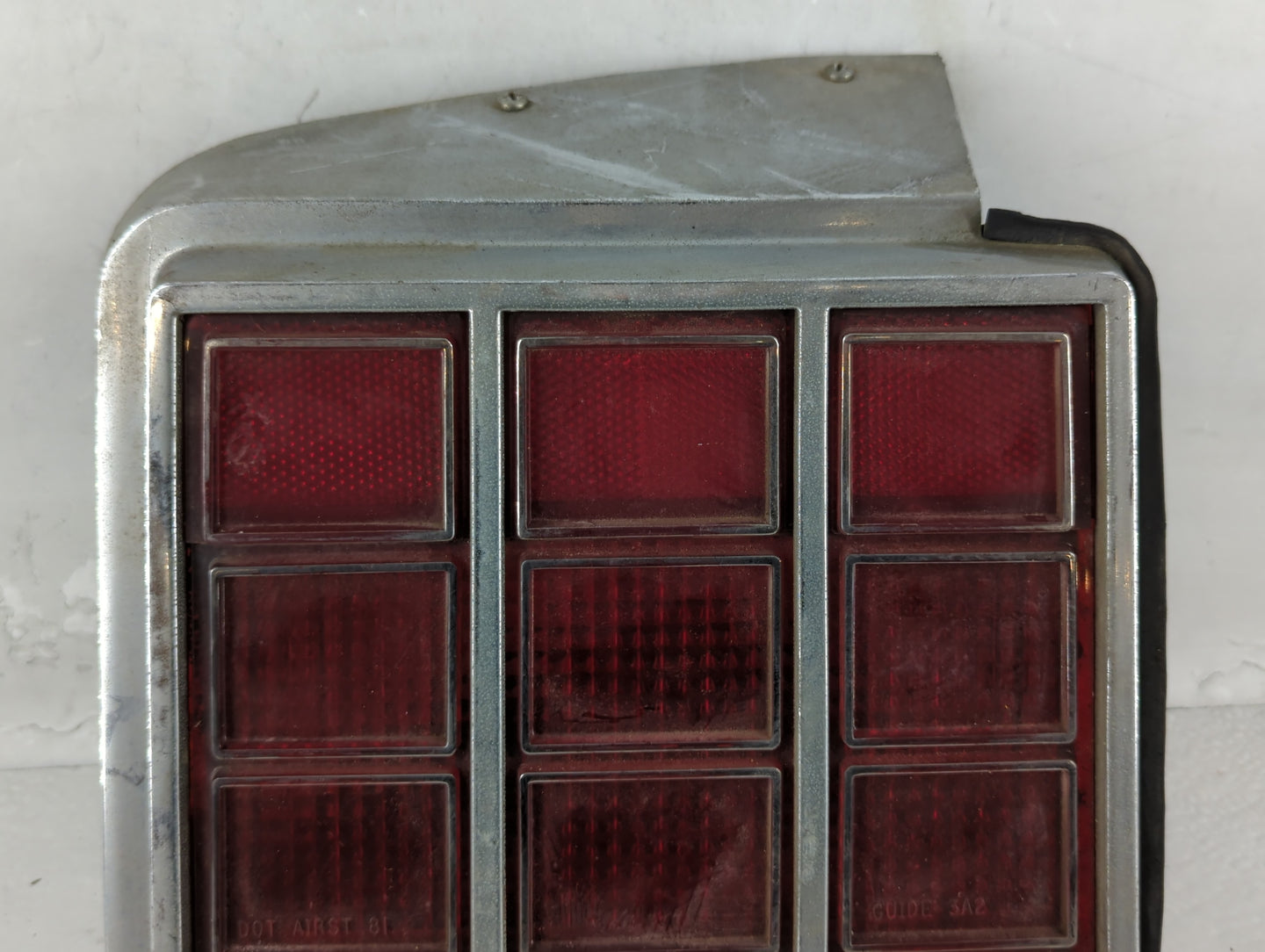1981 Oldsmobile Cutlass Tail Light Assembly Passenger Right OEM P/N:5937532 5933996 Fits OEM Used Auto Parts - Oemusedautopa