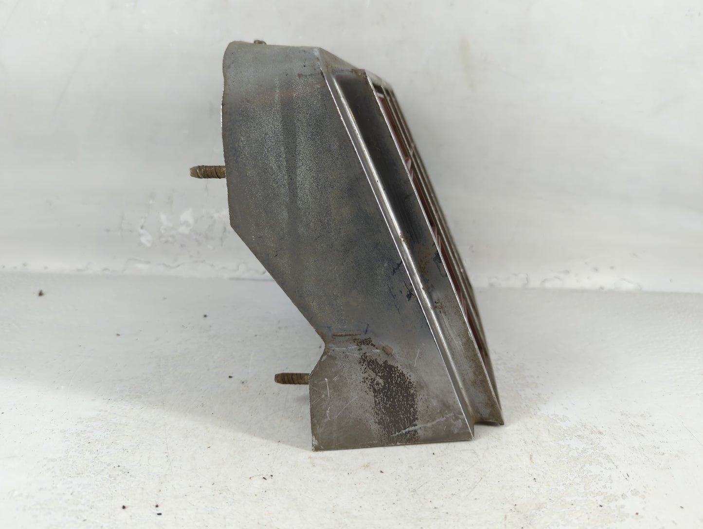 1981 Oldsmobile Cutlass Tail Light Assembly Passenger Right OEM P/N:5937532 5933996 Fits OEM Used Auto Parts - Oemusedautopa