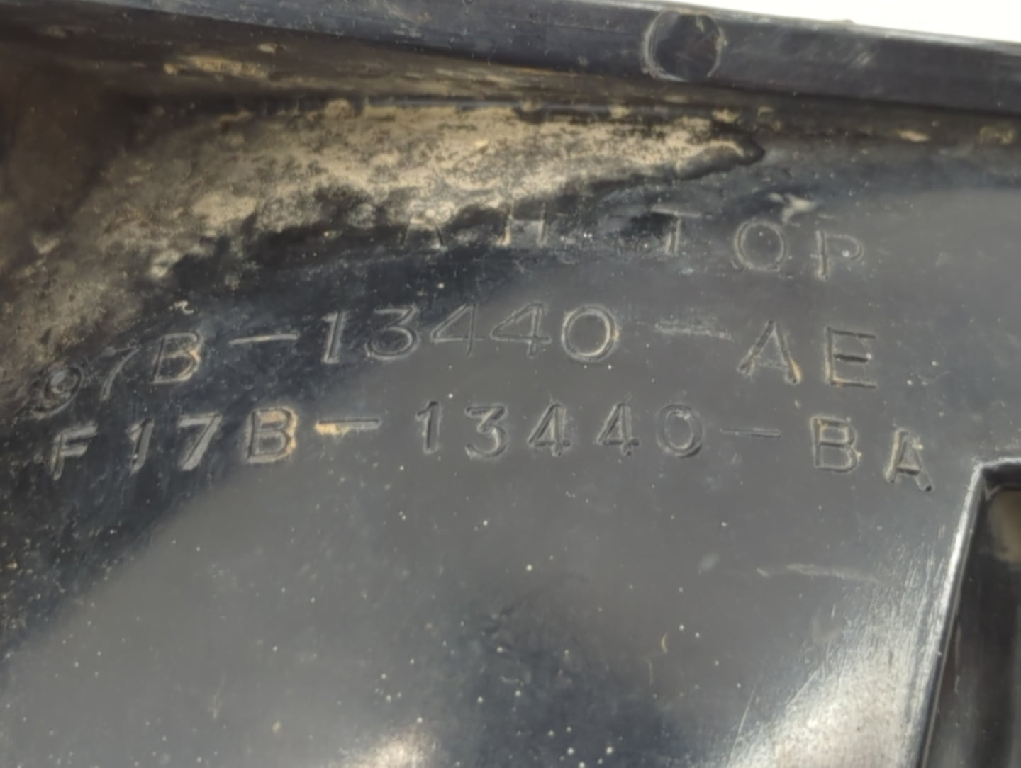 1983 Ford Ranger Tail Light Assembly Passenger Right OEM P/N:97B-13440-AE F17B-13443-BA Fits OEM Used Auto Parts - Oemusedau