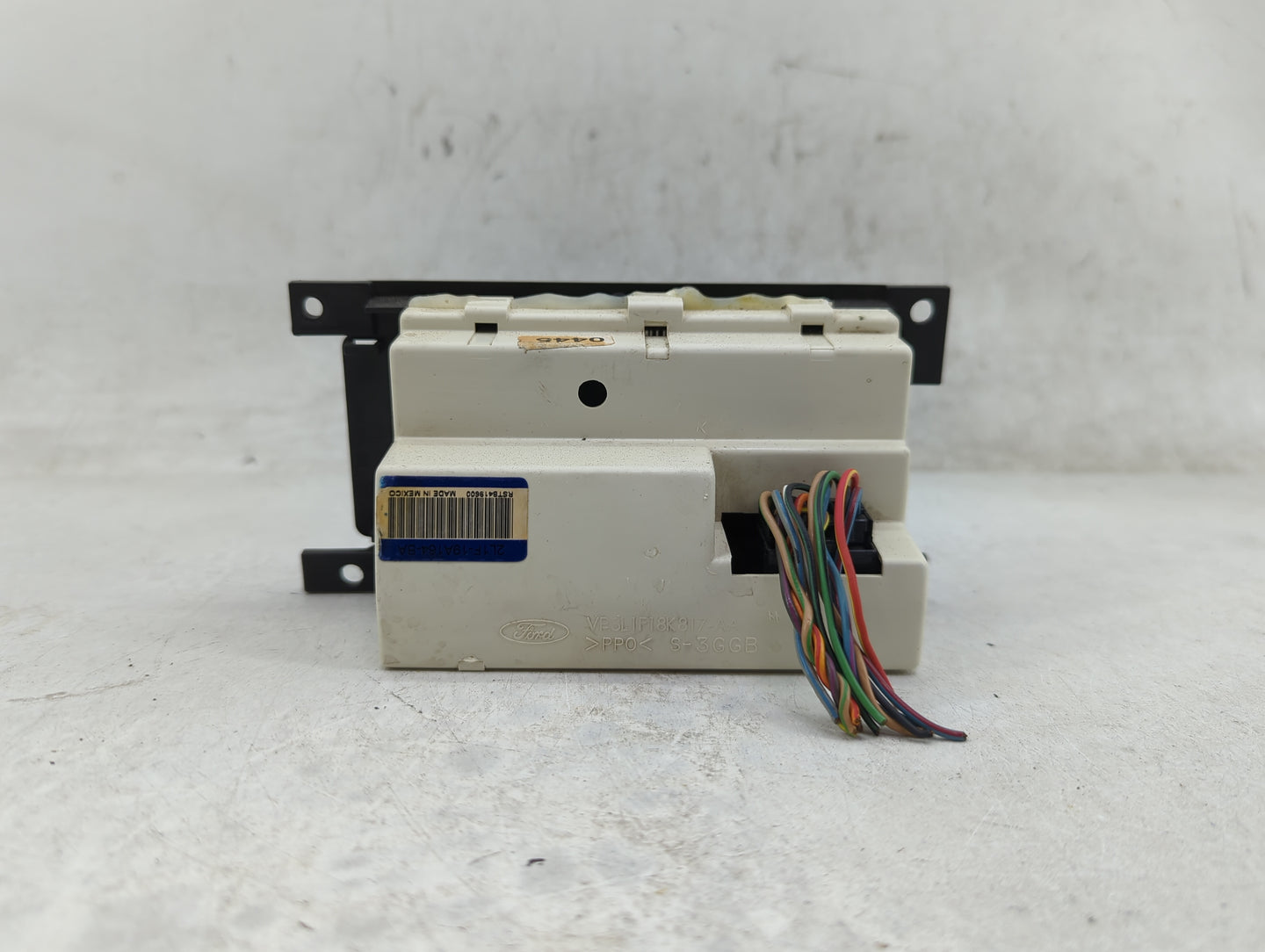 1983 Pontiac 6000 Climate Control Module Temperature AC/Heater Replacement P/N:2L1F-19A164-BA RSTB419600 Fits OEM Used Auto 