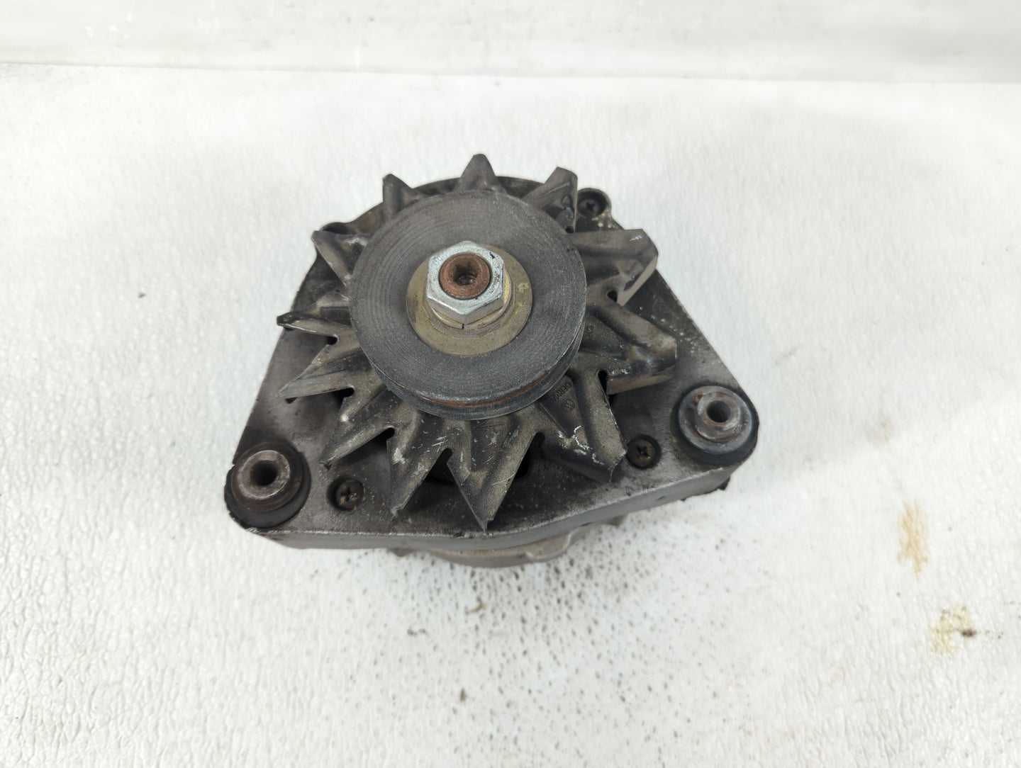 1984 Bmw 318i Alternator Replacement Generator Charging Assembly Engine OEM P/N:197 311 005 Fits OEM Used Auto Parts - Oemus
