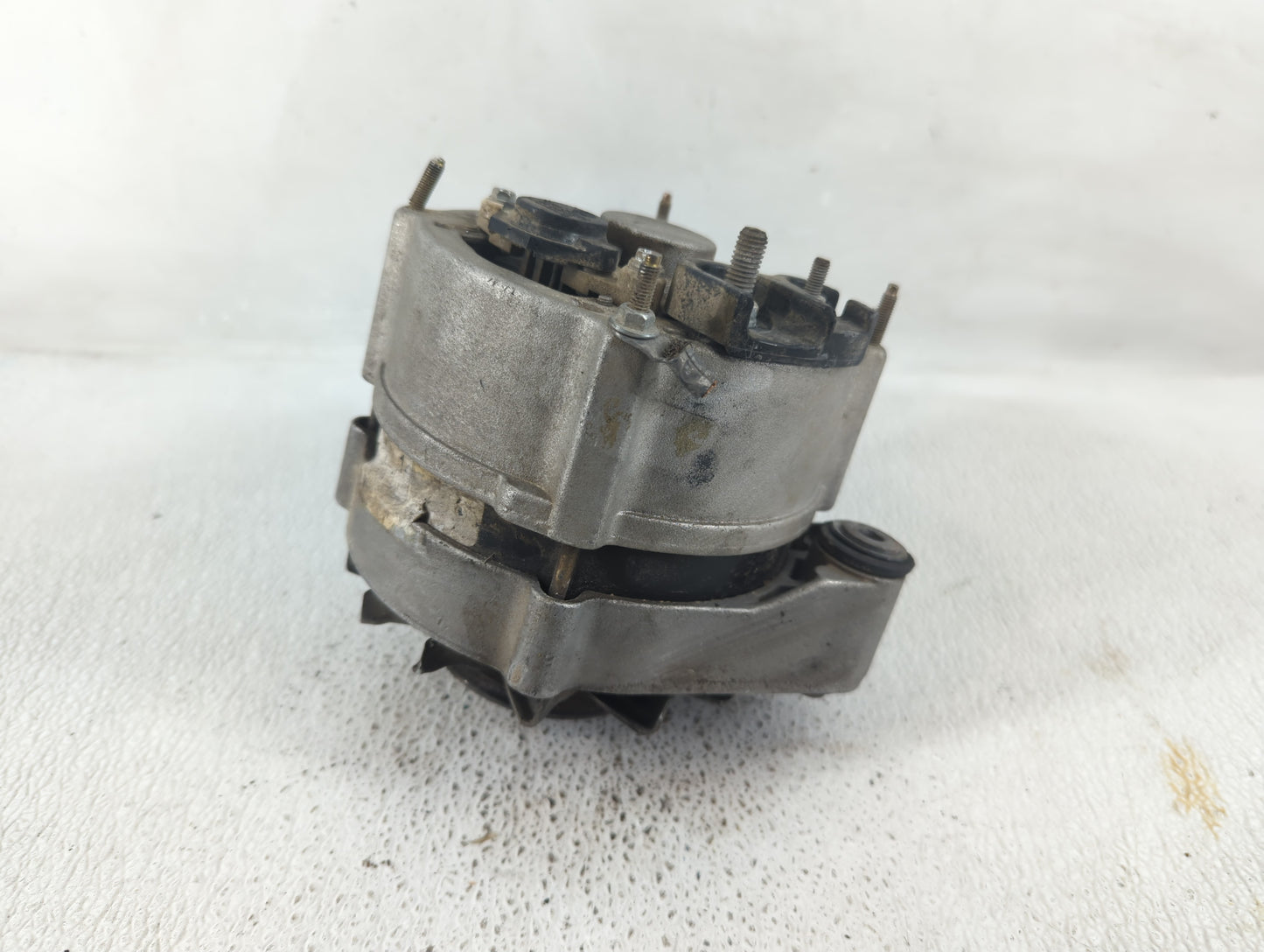 1984 Bmw 318i Alternator Replacement Generator Charging Assembly Engine OEM P/N:197 311 005 Fits OEM Used Auto Parts - Oemus