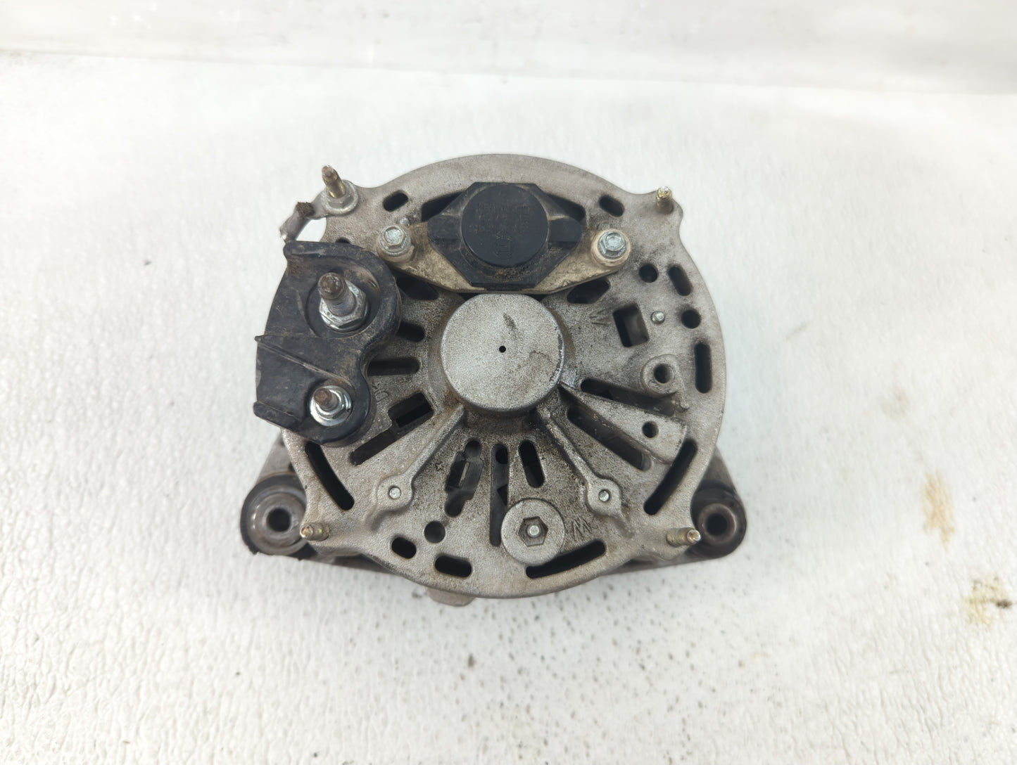 1984 Bmw 318i Alternator Replacement Generator Charging Assembly Engine OEM P/N:197 311 005 Fits OEM Used Auto Parts - Oemus