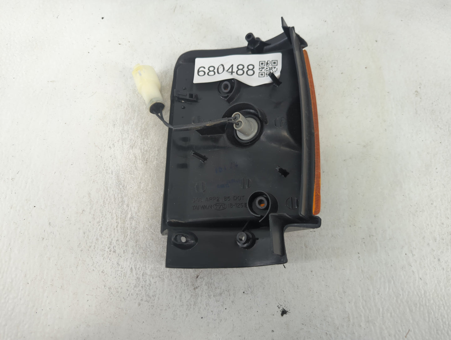 1984 Toyota 4runner Passenger Right Oem Head Light Headlight Lamp - Oemusedautoparts1.com