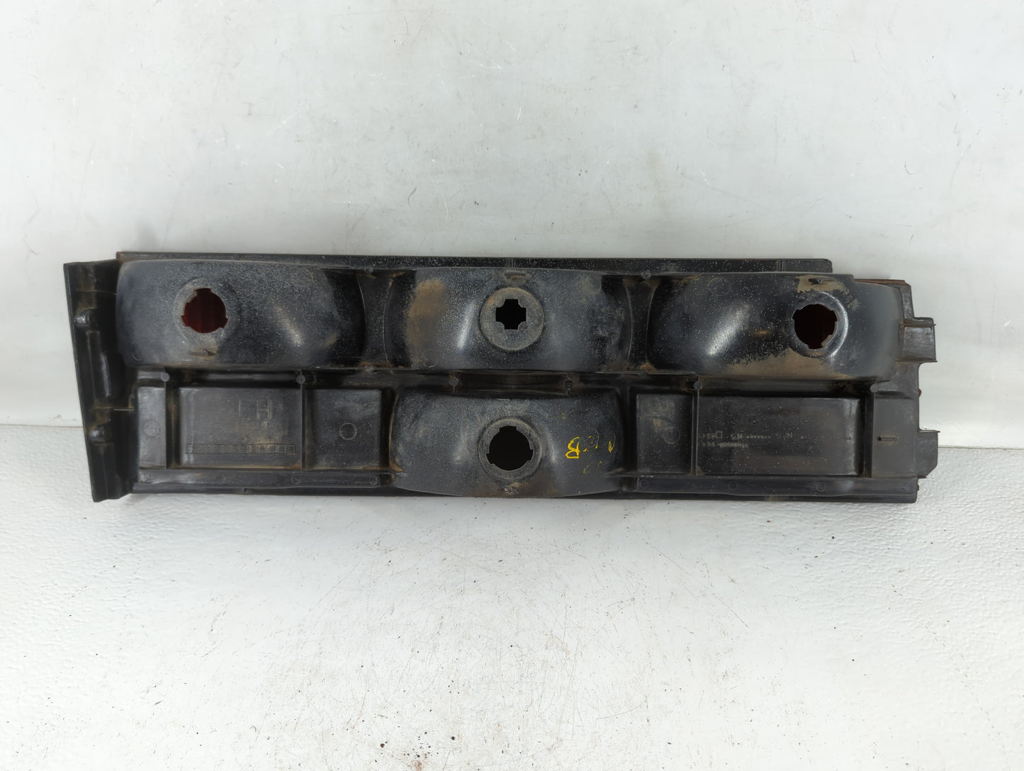 1985 Chevrolet Celebrity Tail Light Assembly Driver Left OEM P/N:5973327 16502077 Fits OEM Used Auto Parts - Oemusedautopart