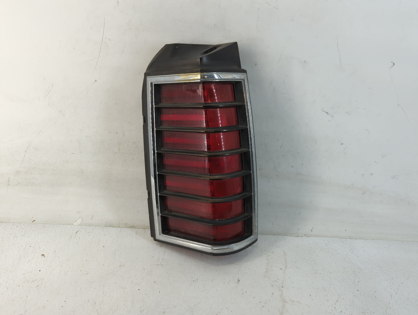 1985 Chevrolet P6000 Tail Light Assembly Passenger Right OEM P/N:5973218 Fits OEM Used Auto Parts - Oemusedautoparts1.com