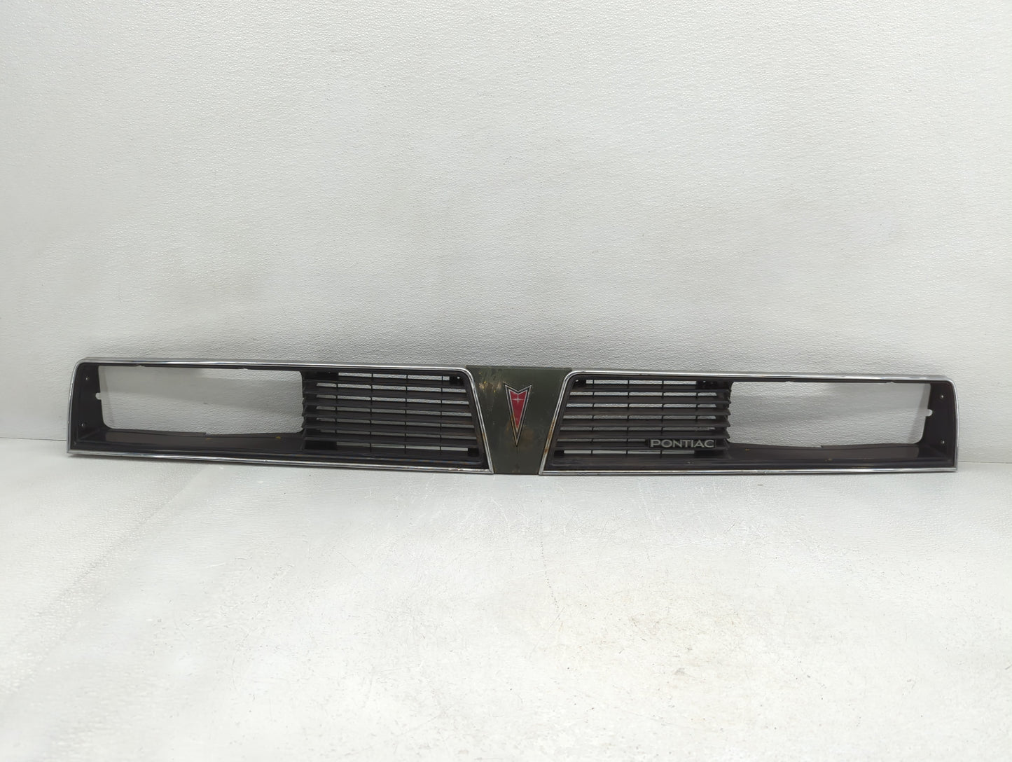 1985 Pontiac 6000 Front Grille Bumper Not Included - Oemusedautoparts1.com