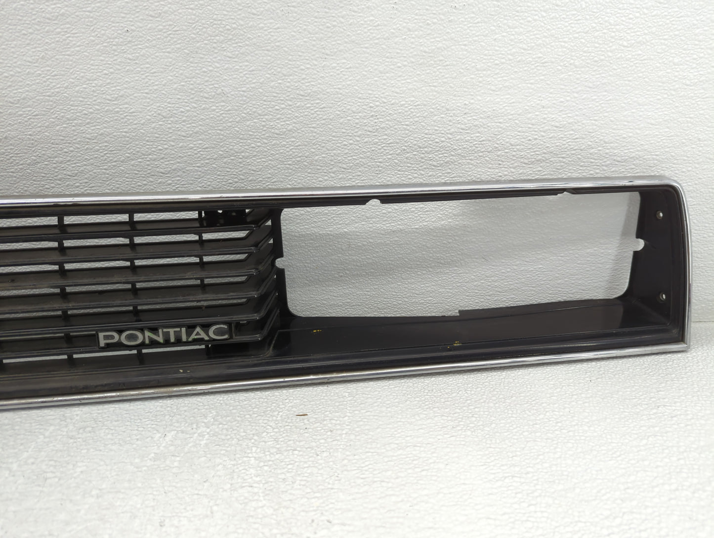 1985 Pontiac 6000 Front Grille Bumper Not Included - Oemusedautoparts1.com