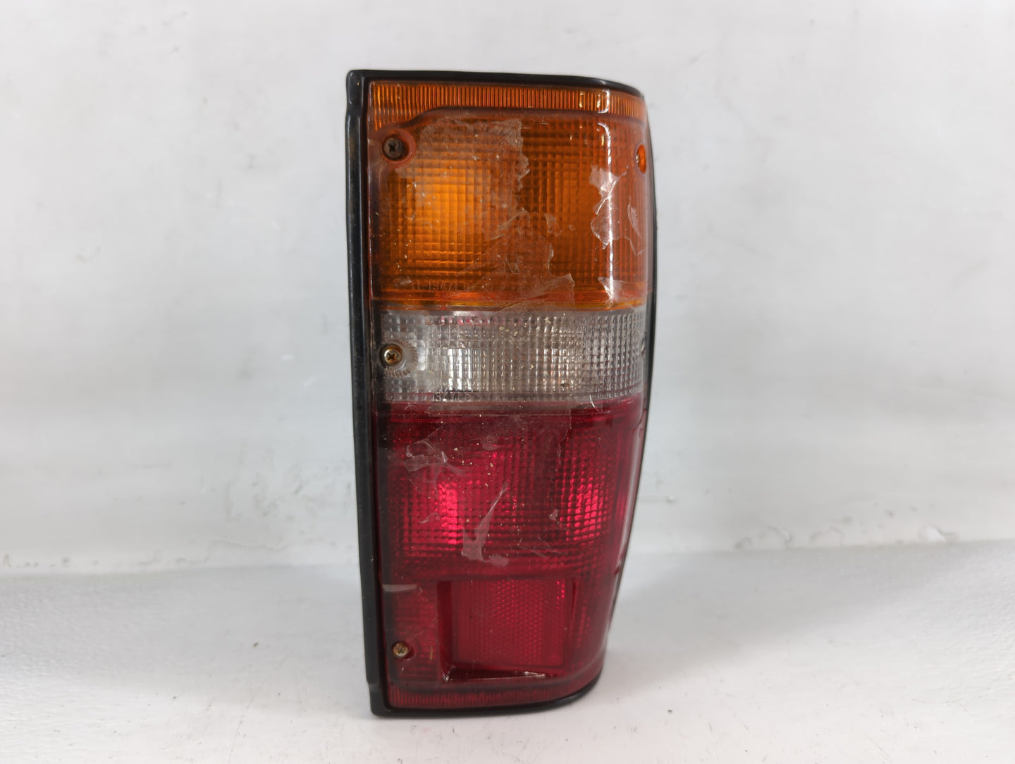 1985 Toyota 4runner Tail Light Assembly Passenger Right OEM P/N:11-1347B Fits OEM Used Auto Parts - Oemusedautoparts1.com