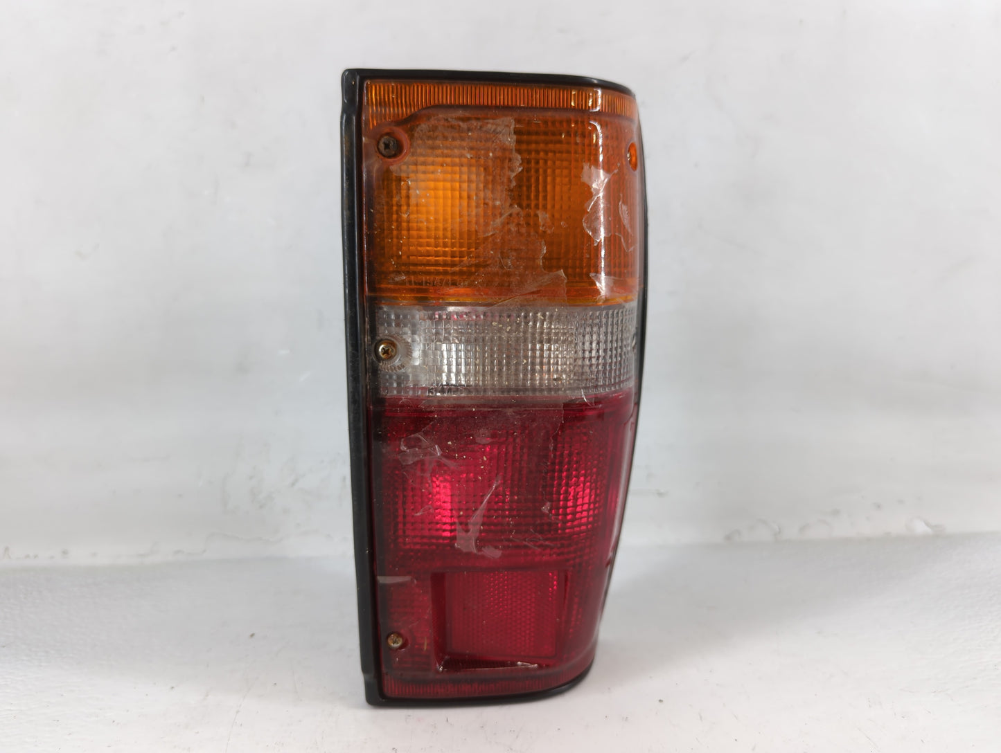 1985 Toyota 4runner Tail Light Assembly Passenger Right OEM P/N:11-1347B Fits OEM Used Auto Parts - Oemusedautoparts1.com