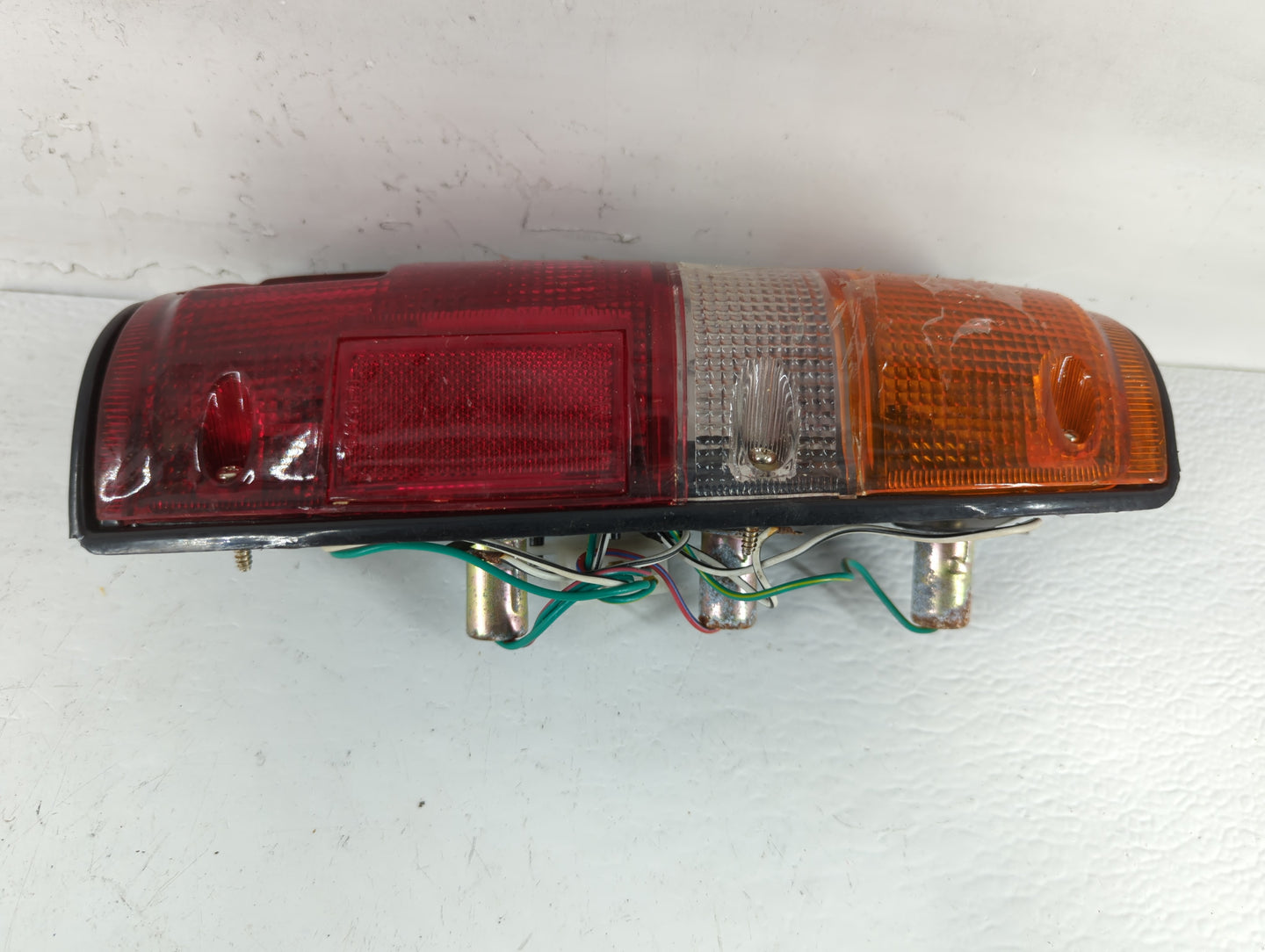 1985 Toyota 4runner Tail Light Assembly Passenger Right OEM P/N:11-1347B Fits OEM Used Auto Parts - Oemusedautoparts1.com