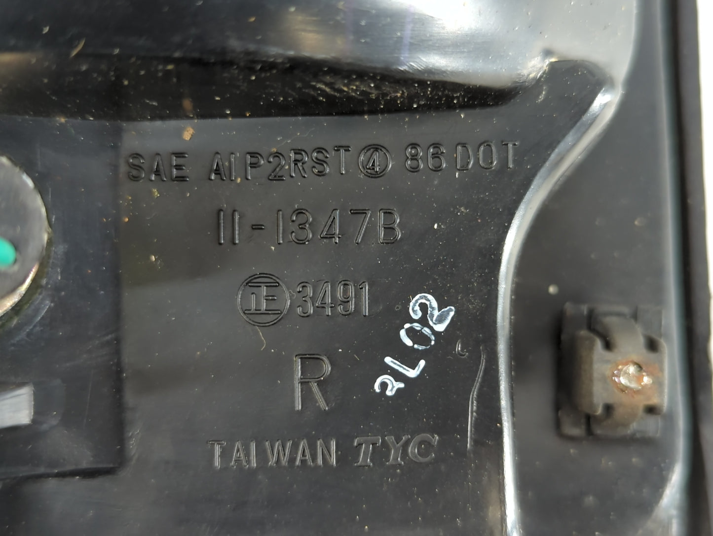 1985 Toyota 4runner Tail Light Assembly Passenger Right OEM P/N:11-1347B Fits OEM Used Auto Parts - Oemusedautoparts1.com