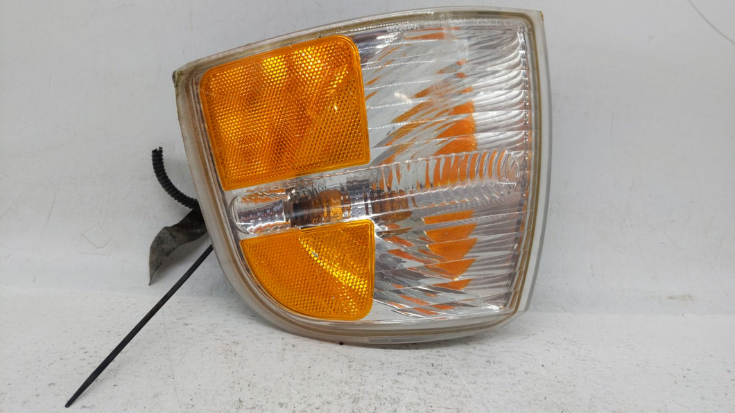 2004-2005 Ford Explorer Driver Left Oem Front Light Lamp