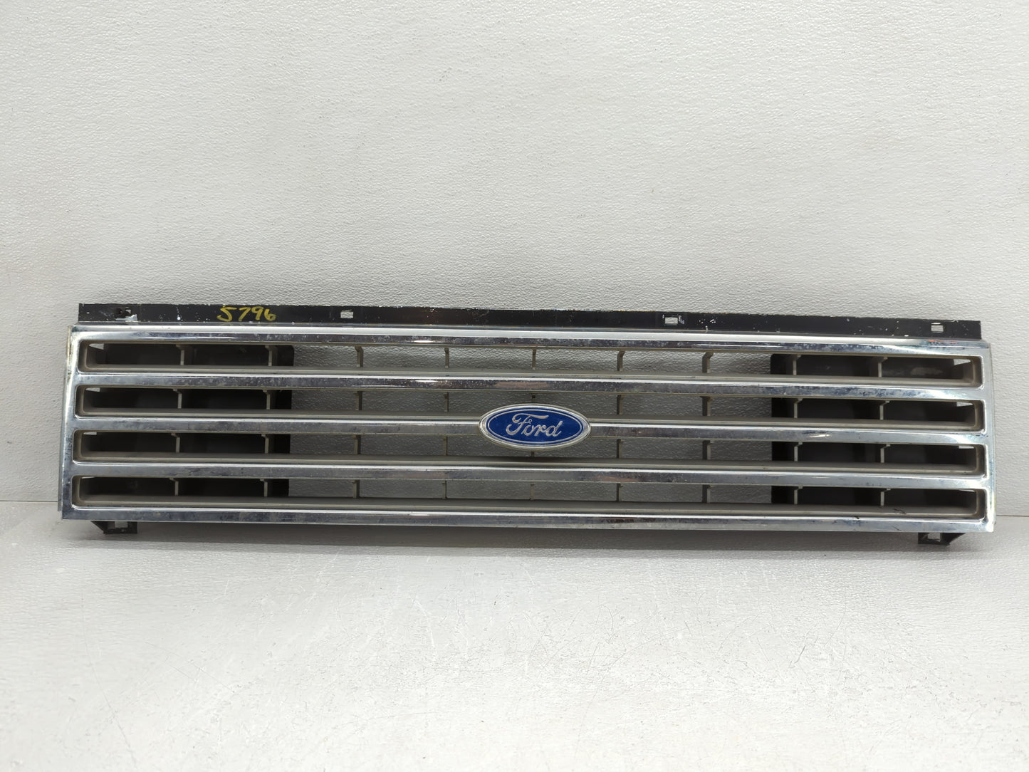 1986 Aftermarket Astrostart Front Grille Bumper Not Included - Oemusedautoparts1.com