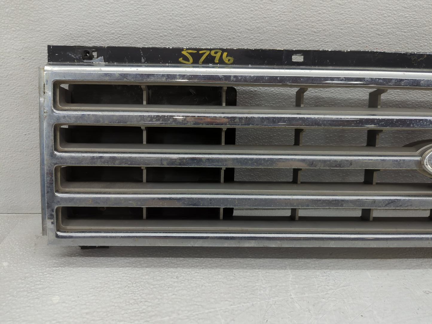 1986 Aftermarket Astrostart Front Grille Bumper Not Included - Oemusedautoparts1.com