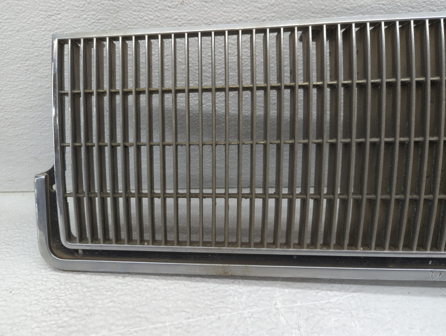 1986 Cadillac Deville Front Bumper Grille Cover - Oemusedautoparts1.com