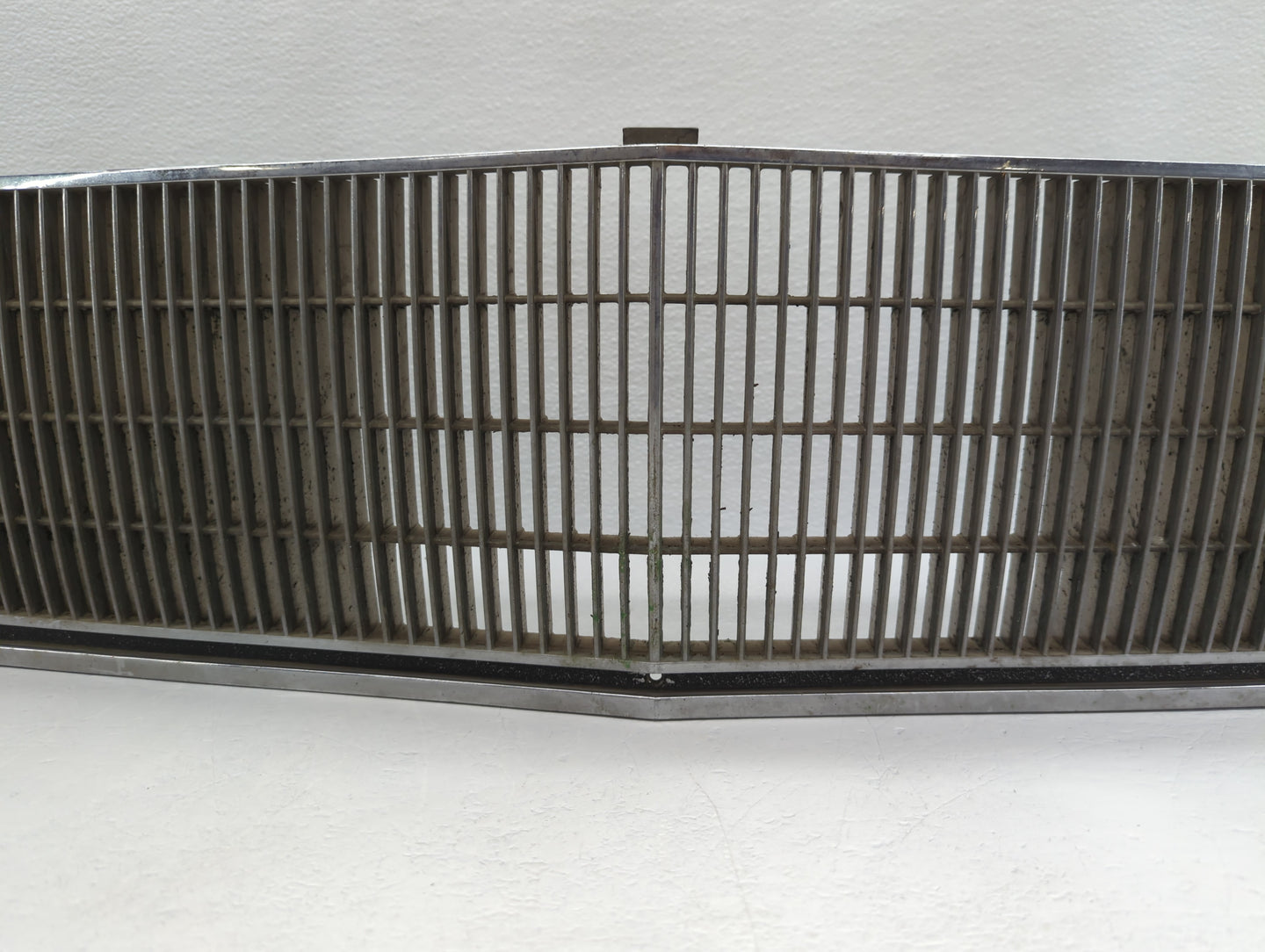 1986 Cadillac Deville Front Grille Bumper Not Included - Oemusedautoparts1.com