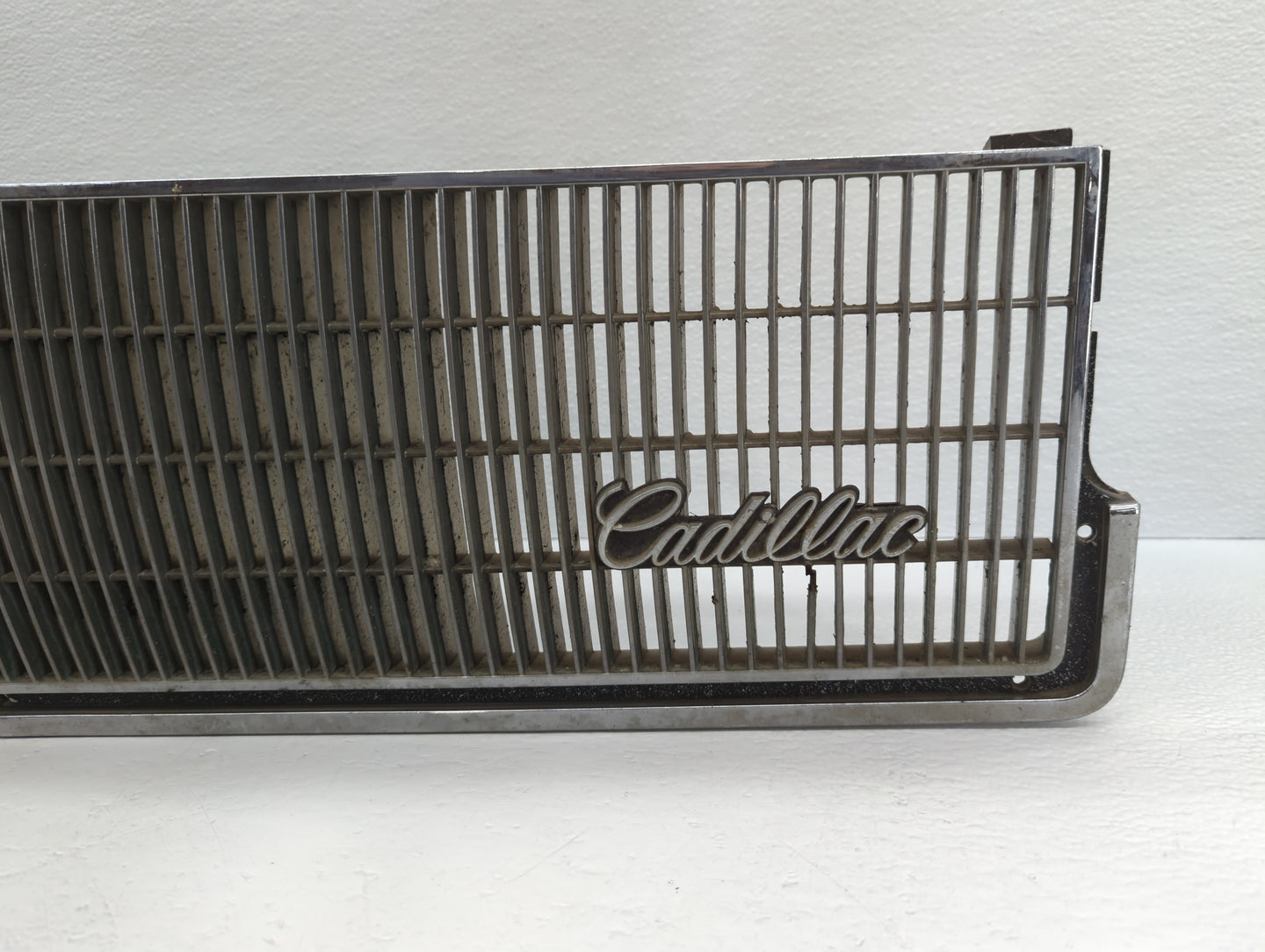 1986 Cadillac Deville Front Grille Bumper Not Included - Oemusedautoparts1.com