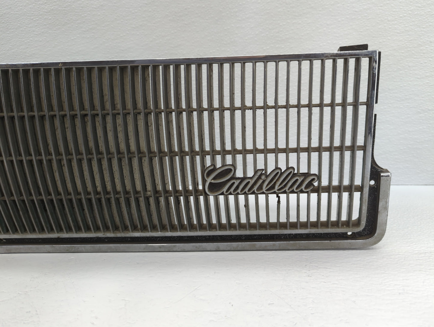 1986 Cadillac Deville Front Grille Bumper Not Included - Oemusedautoparts1.com