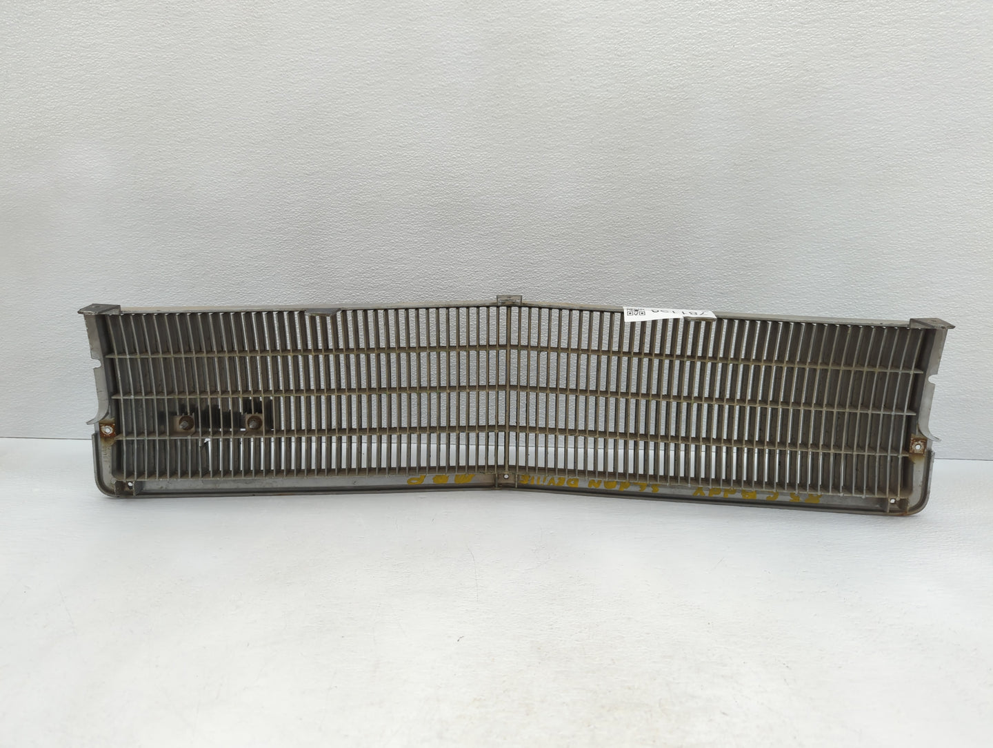 1986 Cadillac Deville Front Grille Bumper Not Included - Oemusedautoparts1.com