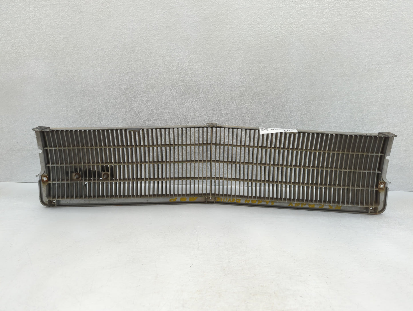 1986 Cadillac Deville Front Grille Bumper Not Included - Oemusedautoparts1.com