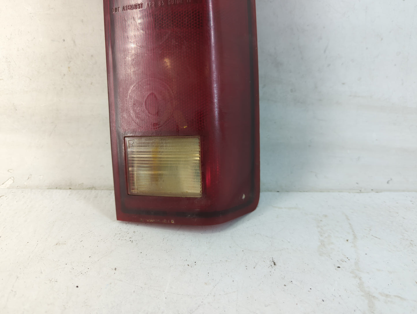 1985-2005 Chevrolet Astro Tail Light Assembly Passenger Right OEM P/N:1652448 1 AB Fits OEM Used Auto Parts - Oemusedautopar