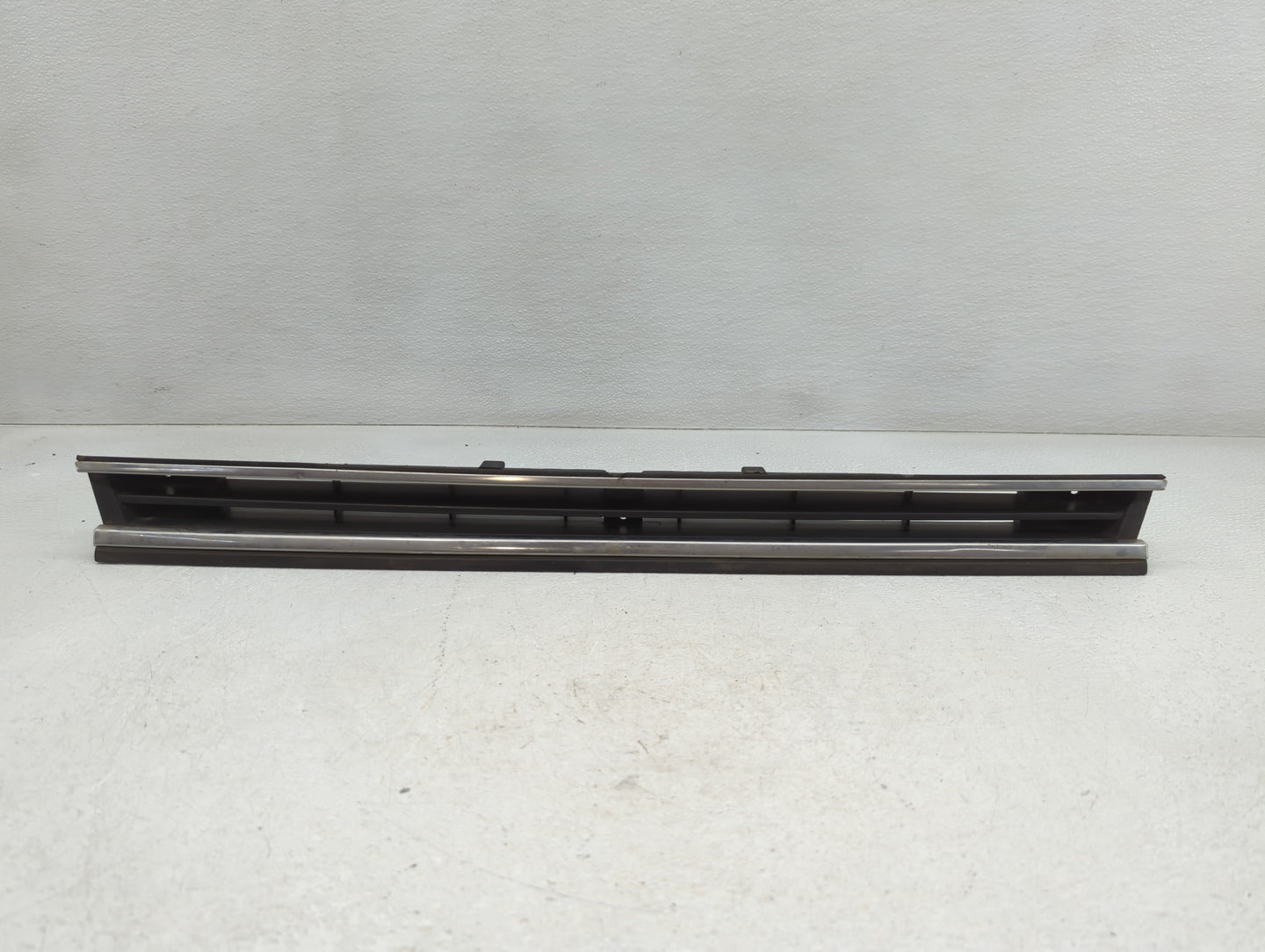 1986 Honda Civic Front Grille Bumper Not Included - Oemusedautoparts1.com